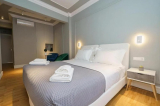 Douskos Harbour Residence – Ύδρα ✦ 3 Ημέρες (2 Διανυκτερεύσεις) ✦ 2 άτομα + 1 παιδί έως 1 έτους ✦ 1 ✦ έως 29/11/2026 ✦ Κοντά στο λιμάνι της Ύδρας!