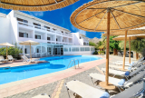 Elounda Krini Hotel – Ελούντα, Κρήτη ✦ -33% ✦ 2 Ημέρες (1 Διανυκτέρευση) ✦ 2 άτομα + 1 παιδί έως 1 έτους ✦ 19 ✦ έως 16/10/2026 ✦ Επιλέξτε 4 διανυκτερεύσεις και πληρώστε μόνο τις 3!