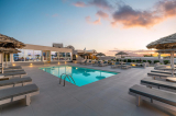 En Plo Boutique Suites – Οία, Σαντορίνη ✦ 2 Ημέρες (1 Διανυκτέρευση) ✦ 2 άτομα ✦ 2 ✦ έως 10/11/2026 ✦ Κοντά στην παραλία!