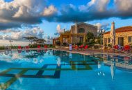 Enastron Villas – Κυπαρισσία ✦ 2 Ημέρες (1 Διανυκτέρευση) ✦ 2 άτομα + 1 παιδί έως 1 έτους ✦ 1 ✦ έως 30/11/2026 ✦ Υπέροχη Τοποθεσία!