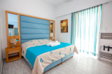 Frini Hotel Tolo – Τολό, Αργολίδα ✦ 2 Ημέρες (1 Διανυκτέρευση) ✦ 2 άτομα + 1 παιδί έως 3 ετών ✦ 2 ✦ έως 30/09/2026 ✦ Δίπλα στην παραλία!