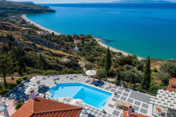 Garbis Villas – Λουρδάς, Κεφαλονιά ✦ 2 Ημέρες (1 Διανυκτέρευση) ✦ 2 άτομα ✦ 1 ✦ 01/05/2026 έως 31/10/2026 ✦ Κοντά στη Θάλασσα!