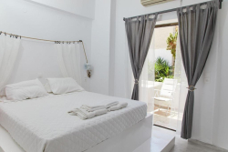 Golden Star Praxitelous – Aγία Μαρίνα, Αίγινα ✦ -35% ✦ 3 Ημέρες (2 Διανυκτερεύσεις) ✦ 2 άτομα + 1 παιδί έως 10 ετών ✦ 2 ✦ 01/10/2026 έως 31/10/2026 ✦ Επιπλέον 1 Διανυκτέρευση ΔΩΡΟ και ΕΠΙΠΛΕΟΝ έως 20% €πιστροφή Eurobank!