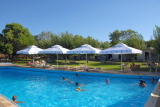 Ionian Beach Hotel – Λακόπετρα Αχαΐας ✦ -35% ✦ 3 Ημέρες (2 Διανυκτερεύσεις) ✦ 2 άτομα + 1 παιδί έως 12 ετών ✦ 12 ✦ έως 31/08/2026, για 2 νύχτες ✦ Πλούσιες Δραστηριότητες για Μικρούς και Μεγάλους!