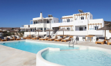 Irida Vacation Suites – Καστράκι, Νάξος ✦ 2 Ημέρες (1 Διανυκτέρευση) ✦ 2 άτομα + 1 παιδί έως 3 ετών ✦ 2 ✦ έως 20/10/2026 ✦ Κοντά στην παραλία!