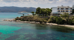 Karystion Hotel – Κάρυστος, Εύβοια ✦ 2 Ημέρες (1 Διανυκτέρευση) ✦ 2 άτομα ✦ 2 ✦ έως 31/10/2026 ✦ Μπροστά στην παραλία!