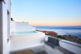 Living Theros Luxury Suites – Καρδιανή, Τήνος ✦ 2 Ημέρες (1 Διανυκτέρευση) ✦ 2 άτομα+ 1 παιδί έως 1 έτους ✦ 2 ✦ έως 12/07/2027 ✦ Μοναδική Τοποθεσία!