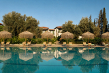 5* Zeus Eretria Resort – Ερέτρια, Εύβοια ✦ -30% ✦ 4 Ημέρες (3 Διανυκτερεύσεις) ✦ 2 άτομα + 2 παιδιά 1 έως 12 ετών και 1 έως 2 ετών ✦ 12 ✦ 01/08/2026 έως 19/08/2026 ✦ Κοντά στην παραλία!