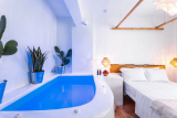Marabou Hotel – Πευκοχώρι, Χαλκιδική ✦ 3 Ημέρες (2 Διανυκτερεύσεις) ✦ 2 άτομα + 1 παιδί έως 1 έτους ✦ 1 ✦ έως 01/11/2026 ✦ Μπροστά στην παραλία!