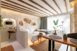 Marabou Unique Stay – Θεσσαλονίκη ✦ 2 Ημέρες (1 Διανυκτέρευση) ✦ 2 άτομα + 1 παιδί έως 1 έτους ✦ 1 ✦ έως 01/12/2026 ✦ Στο κέντρο της πόλης!