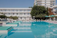 Marathon Beach Resort – Νέα Μάκρη ✦ -25% ✦ 2 Ημέρες (1 Διανυκτέρευση) ✦ 2 άτομα ✦ 2 ✦ έως 01/11/2026 ✦ Επιλέξτε 4 διανυκτερεύσεις και πληρώστε μόνο τις 3!Μπροστά στην παραλία!!