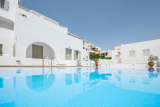 4* Nissos Thira Hotel – Φηρά, Σαντορίνη ✦ 2 Ημέρες (1 Διανυκτέρευση) ✦ 2 άτομα + παιδί έως 2 ετών ✦ 1 ✦ έως 09/08/2027 ✦ Στο κέντρο των Φηρών!