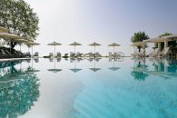 Olympios Zeus Hotel Bungalows – Παραλία Λιτοχώρου ✦ 2 Ημέρες (1 Διανυκτέρευση) ✦ 2 άτομα + 1 παιδί έως 2 ετών ✦ 12 ✦ έως 12/10/2026 ✦ Μπροστά στην παραλία!