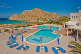 4* Royal Beach Hotel – Αρκάσα, Κάρπαθος ✦ 2 Ημέρες (1 Διανυκτέρευση) ✦ 2 άτομα + 2 παιδιά 1 έως 10 ετών και 1 έως 1 έτους ✦ 1 ✦ έως 09/10/2026 ✦ Μπροστά σε παραλία!