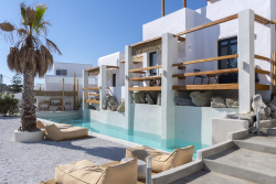 Sandaya Luxury Suites – Νάουσα, Πάρος ✦ 2 Ημέρες (1 Διανυκτέρευση) ✦ 2 άτομα ✦ 2 ✦ έως 01/11/2026 ✦ Κοντά στο κέντρο της Νάουσας!