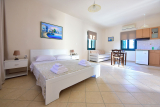 So Nice Hotel – Μαραθόκαμπος, Σάμος ✦ 2 Ημέρες (1 Διανυκτέρευση) ✦ 2 παιδιά 1 έως 11 ετών και 1 έως 2 ετών ✦ 2 ✦ έως 16/10/2026 ✦ Κοντά σε Παραλία!