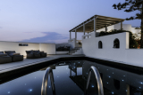Sunrise Paros by Mr and Mrs White – Νάουσα, Πάρος ✦ 2 Ημέρες (1 Διανυκτέρευση) ✦ 2 άτομα + 1 παιδί έως και 2 ετών ✦ 1 ✦ έως 30/09/2026 ✦ Κοντά σε Παραλία!