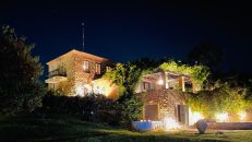 The Seacret Private Villa – Νέα Πέραμος, Καβάλα ✦ 3 Ημέρες (2 Διανυκτερεύσεις) ✦ 10 άτομα + 1 παιδί έως 1 έτους ✦ 1 ✦ έως 21/10/2026 ✦ Μπροστά στην θάλασσα!