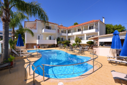 Theoxenia Hotel Apartments – Χράνοι, Μεσσηνία ✦ -20% ✦ 4 Ημέρες (3 Διανυκτερεύσεις) ✦ 2 άτομα + 1 παιδί έως 10 ετών ✦ 2 ✦ έως 02/08/2026 και 25/08/2026 έως 11/09/2026 ✦ Κοντά στην Παραλία!