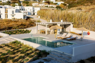 Villa Finest Orkos Beach – Ορκός, Νάξος ✦ 4 Ημέρες (3 Διανυκτερεύσεις) ✦ 4 άτομα + 2 παιδiά έως 4 ετών ✦ 1 ✦ 01/05/2026 έως 01/11/2026 ✦ Κοντά στην παραλία!