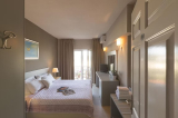 Nimfi Hotel – Σκιάθος ✦ 2 Ημέρες (1 Διανυκτέρευση) ✦ 2 άτομα ✦ 1 ✦ έως 17/10/2026 ✦ Κοντά στην παραλία!