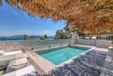 White Rock Villas – Νικιάνα, Λευκάδα ✦ 3 Ημέρες (2 Διανυκτερεύσεις) ✦ 4 άτομα ✦ 1 ✦ έως 31/10/2026 ✦ Κοντά στην παραλία!